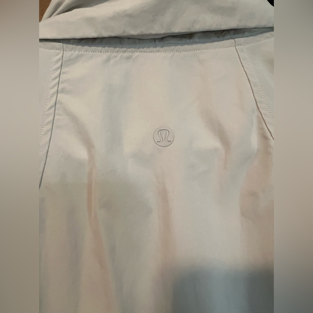 Lululemon Always Effortless Jacket
Dune - Picture 7 of 10